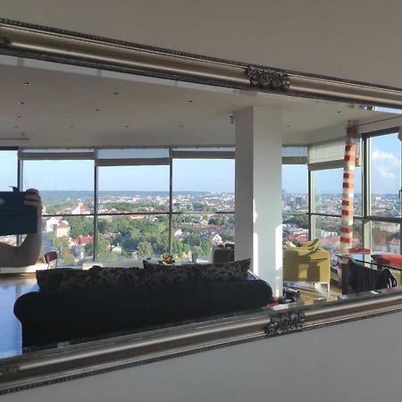 Luxury Apartment In Skyscraper Vilnius Exteriör bild