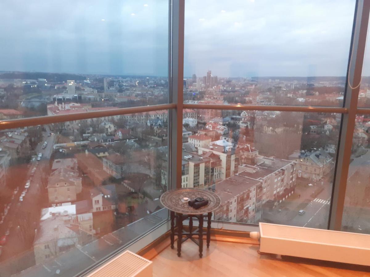 Luxury Apartment In Skyscraper Vilnius Exteriör bild
