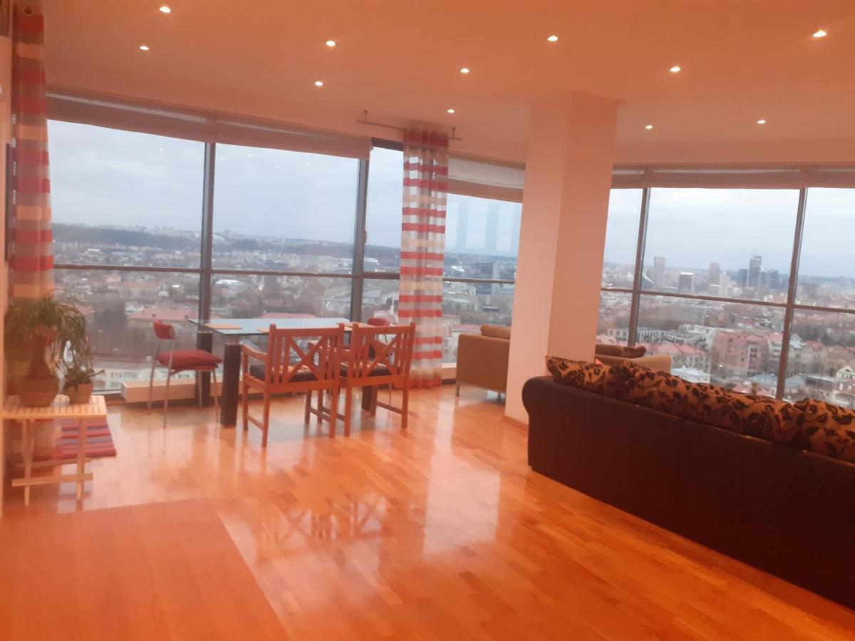 Luxury Apartment In Skyscraper Vilnius Exteriör bild