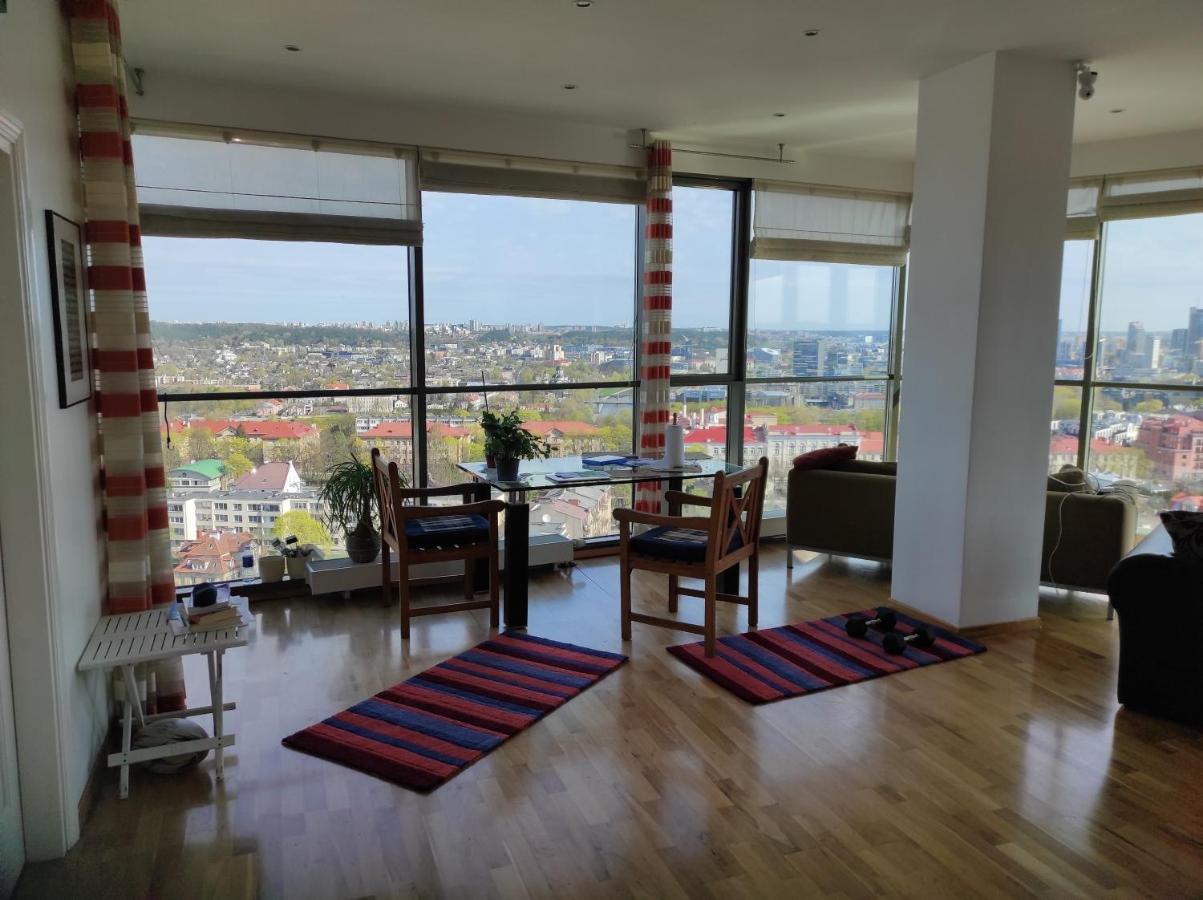 Luxury Apartment In Skyscraper Vilnius Exteriör bild