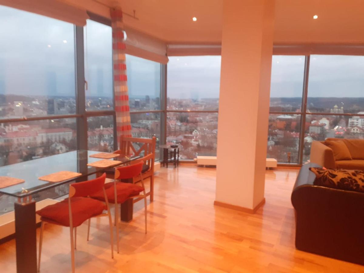 Luxury Apartment In Skyscraper Vilnius Exteriör bild